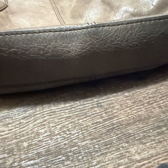 Fossil mint near new condition large Gray Leather Shoulder Bag/crossbody KEY - Picture 9 of 16